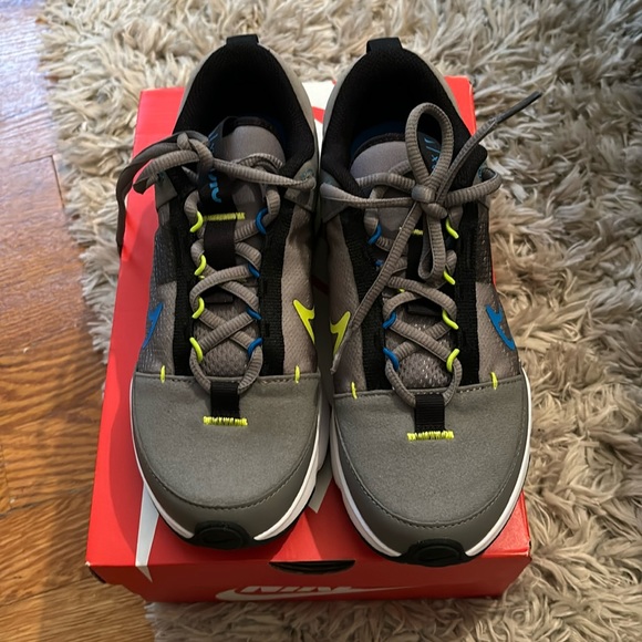 Nike Air Max Grade School size 4.5Y